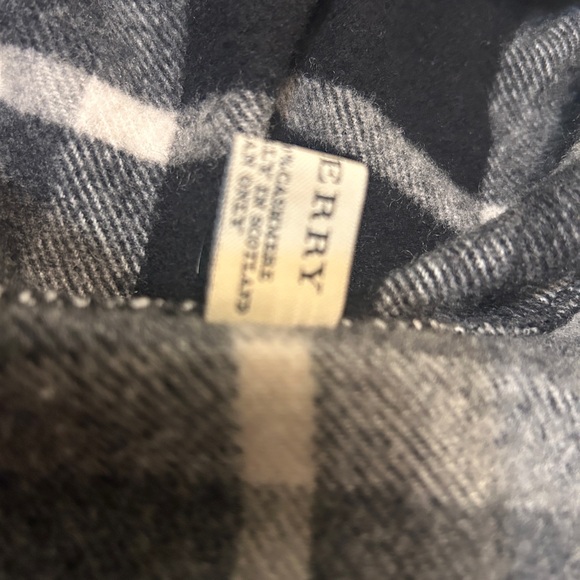 Burberry Plaid Cape with Hood. Bought at London Burberry store - Picture 8 of 12